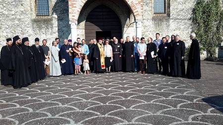 group photo.jpg